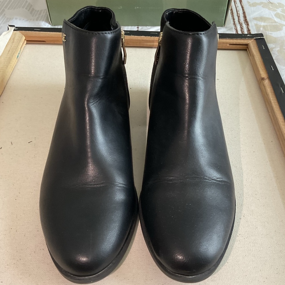 Liz Claiborne Black Ankle Boots Polished Finish